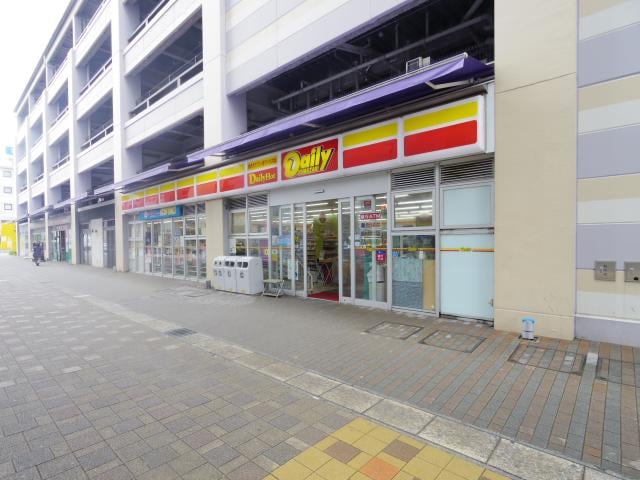 デイリーヤマザキ藤枝駅前店(コンビニ)まで140m 東海道本線/藤枝駅 徒歩1分 1階 築24年