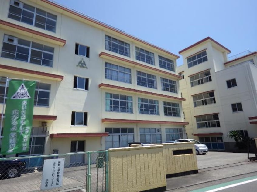 静岡市立大里東小学校(小学校)まで195m 東海道本線/静岡駅 バス20分敷地北下車:停歩8分 2階 築31年