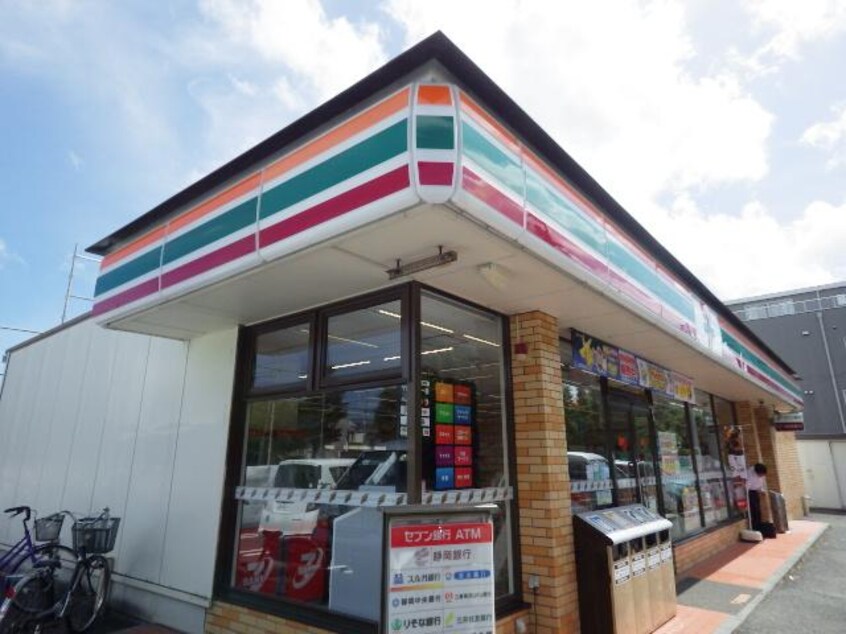 セブンイレブン静岡宮竹１丁目店(コンビニ)まで586m 東海道本線/静岡駅 バス23分宮竹一丁目下車:停歩6分 3階 築45年