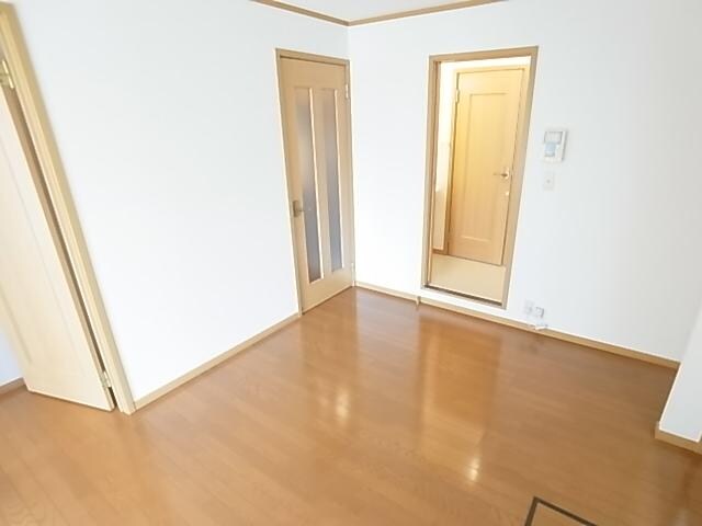  東海道本線/静岡駅 バス15分敷地二丁目下車:停歩2分 1階 築21年