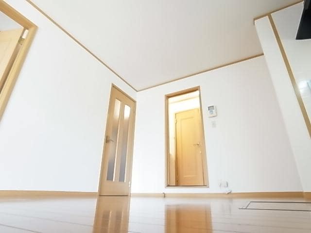  東海道本線/静岡駅 バス15分敷地二丁目下車:停歩2分 1階 築21年