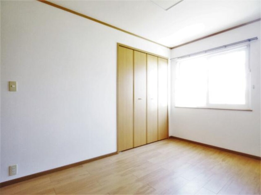  東海道本線/静岡駅 バス10分静岡総合庁舎前下車:停歩5分 1階 築22年