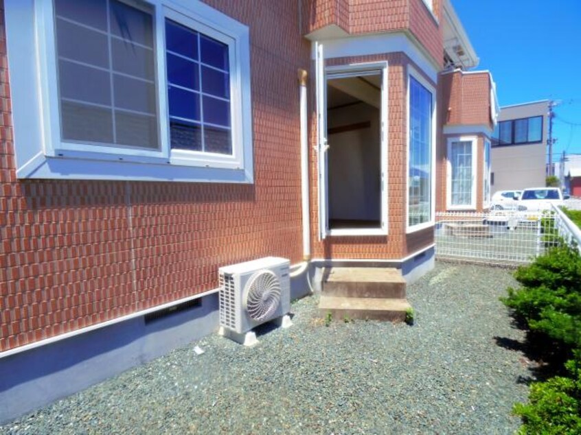  東海道本線/静岡駅 バス10分静岡総合庁舎前下車:停歩5分 1階 築22年