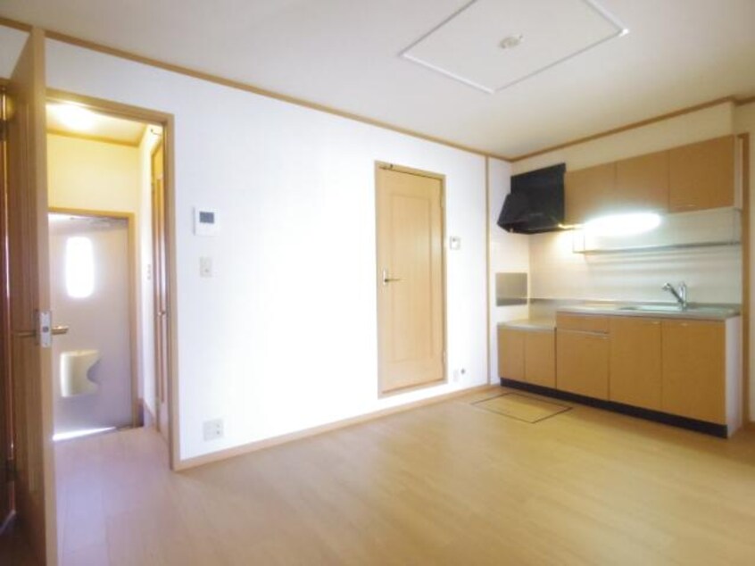  東海道本線/静岡駅 バス10分静岡総合庁舎前下車:停歩5分 1階 築22年