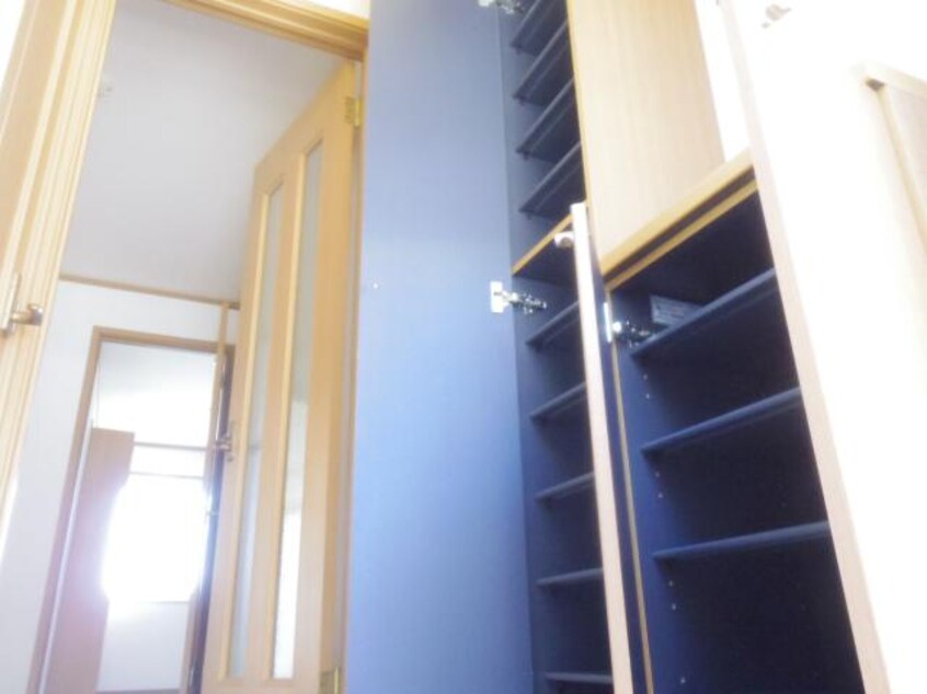  東海道本線/静岡駅 バス10分静岡総合庁舎前下車:停歩5分 1階 築22年