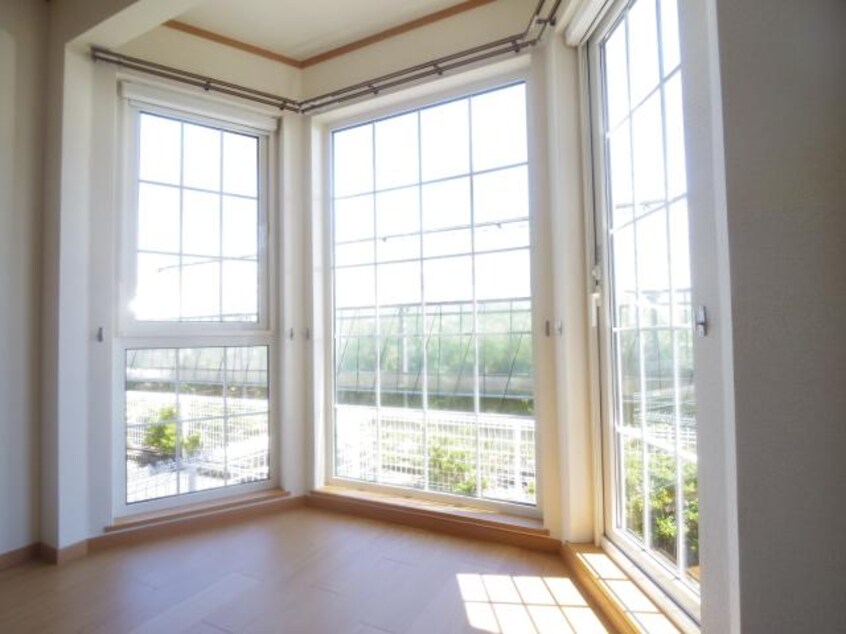  東海道本線/静岡駅 バス10分静岡総合庁舎前下車:停歩5分 1階 築22年