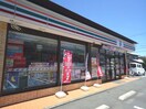 セブンイレブン静岡聖一色店(コンビニ)まで701m 東海道本線/東静岡駅 徒歩15分 3階 築35年