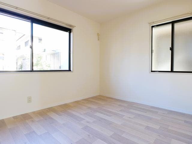  東海道本線/静岡駅 バス9分小鹿北原下車:停歩4分 1階 築31年