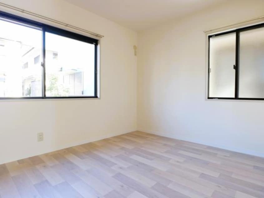  東海道本線/静岡駅 バス9分小鹿北原下車:停歩4分 1階 築31年