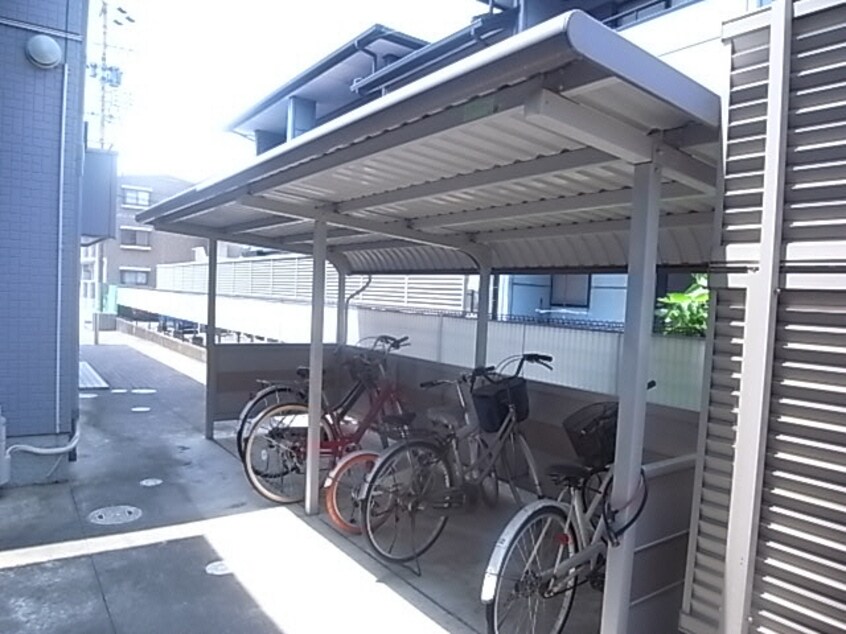  東海道本線/静岡駅 バス17分中村町下下車:停歩7分 2階 築20年