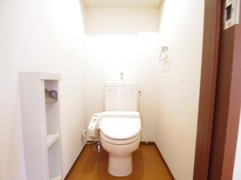  東海道本線/静岡駅 バス17分中村町下下車:停歩7分 2階 築20年