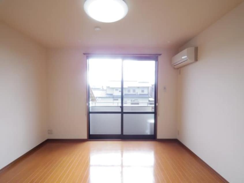  東海道本線/静岡駅 バス17分中村町下下車:停歩7分 2階 築20年