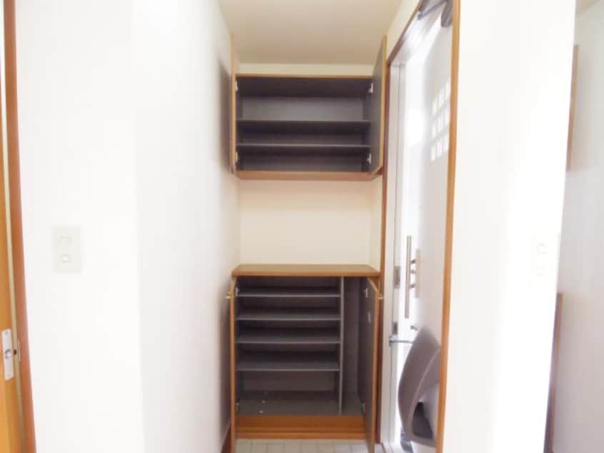  東海道本線/静岡駅 バス17分中村町下下車:停歩7分 2階 築20年