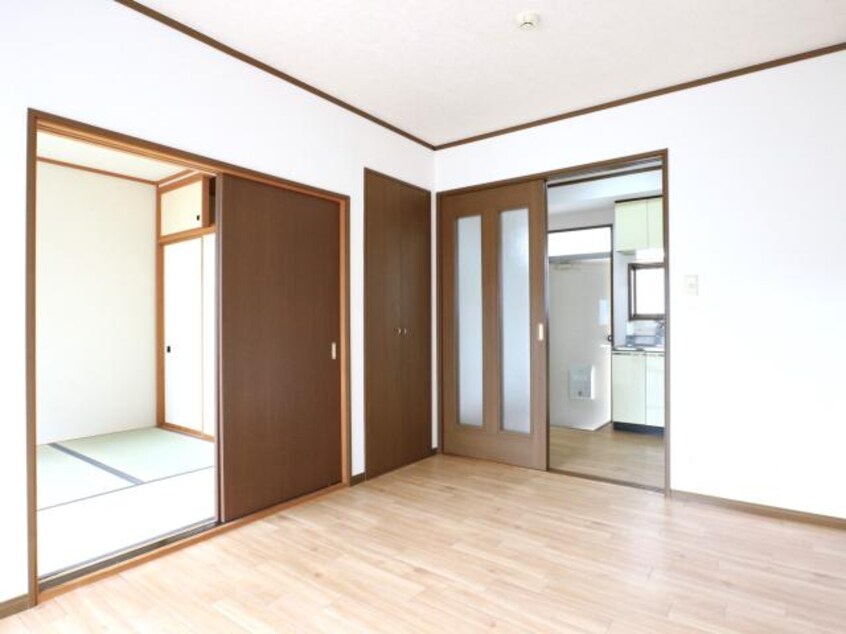  東海道本線/静岡駅 バス8分中田三丁目西下車:停歩4分 1階 築29年