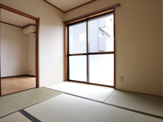  東海道本線/静岡駅 バス8分中田三丁目西下車:停歩4分 1階 築29年