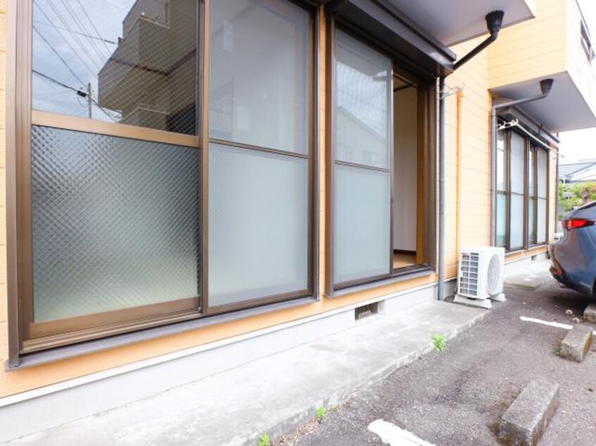  東海道本線/静岡駅 バス8分中田三丁目西下車:停歩4分 1階 築29年