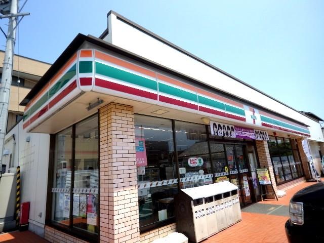セブンイレブン静岡馬渕店(コンビニ)まで517m 東海道本線/静岡駅 バス8分中田三丁目西下車:停歩4分 1階 築29年