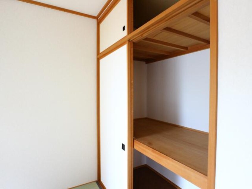  東海道本線/静岡駅 バス8分中田三丁目西下車:停歩4分 1階 築29年