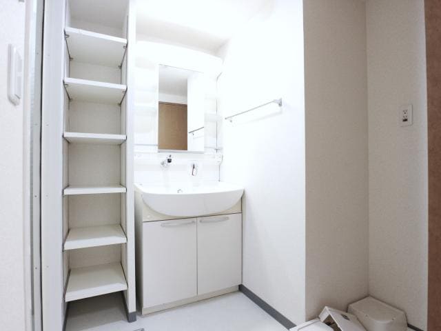  東海道本線/静岡駅 バス14分有明町南下車:停歩6分 2階 築18年