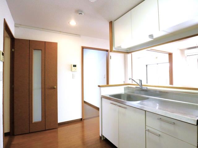  東海道本線/静岡駅 バス14分有明町南下車:停歩6分 2階 築18年