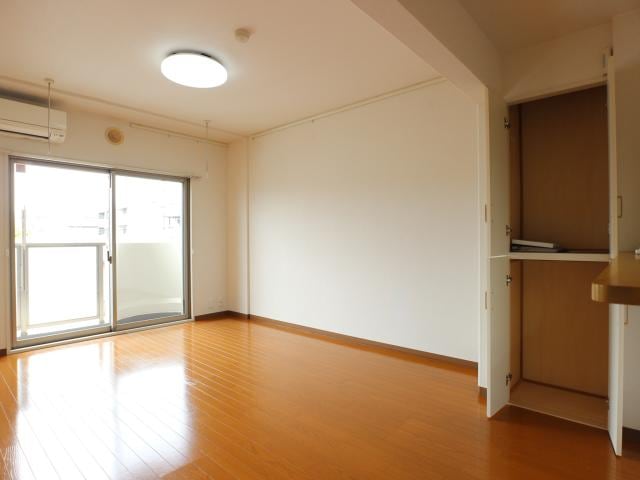  東海道本線/静岡駅 バス14分有明町南下車:停歩6分 2階 築18年