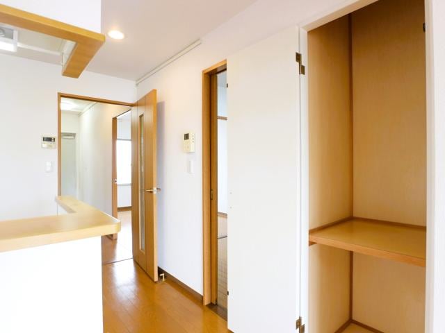  東海道本線/静岡駅 バス14分有明町南下車:停歩6分 2階 築18年