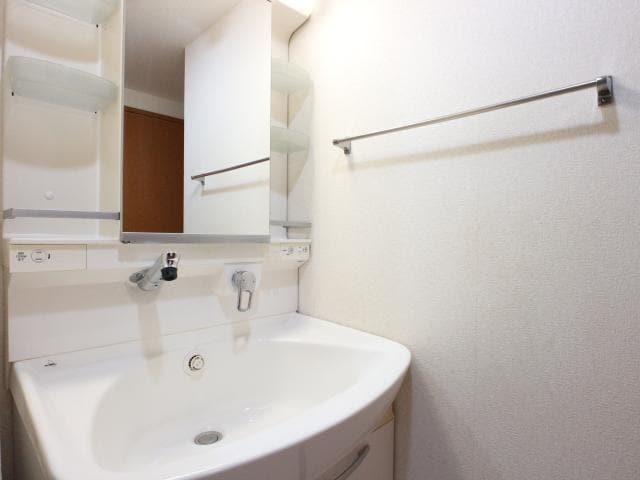  東海道本線/静岡駅 バス14分有明町南下車:停歩6分 2階 築18年