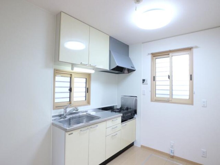  東海道本線/静岡駅 バス20分小鹿公館前下車:停歩7分 1階 築18年