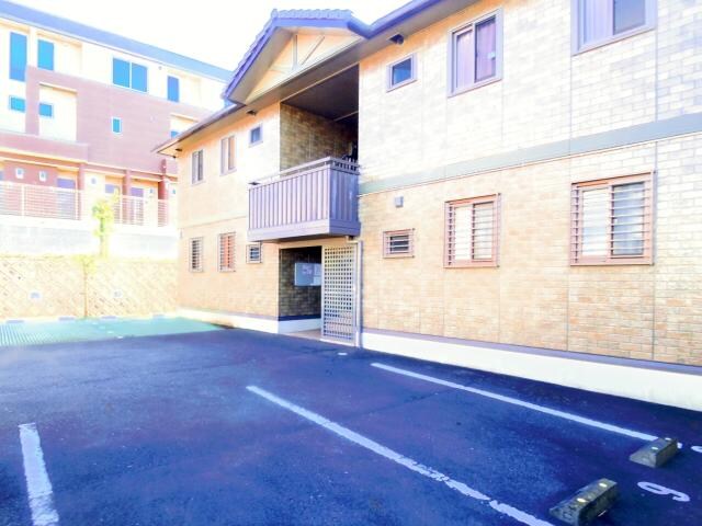  東海道本線/静岡駅 バス20分小鹿公館前下車:停歩7分 1階 築18年