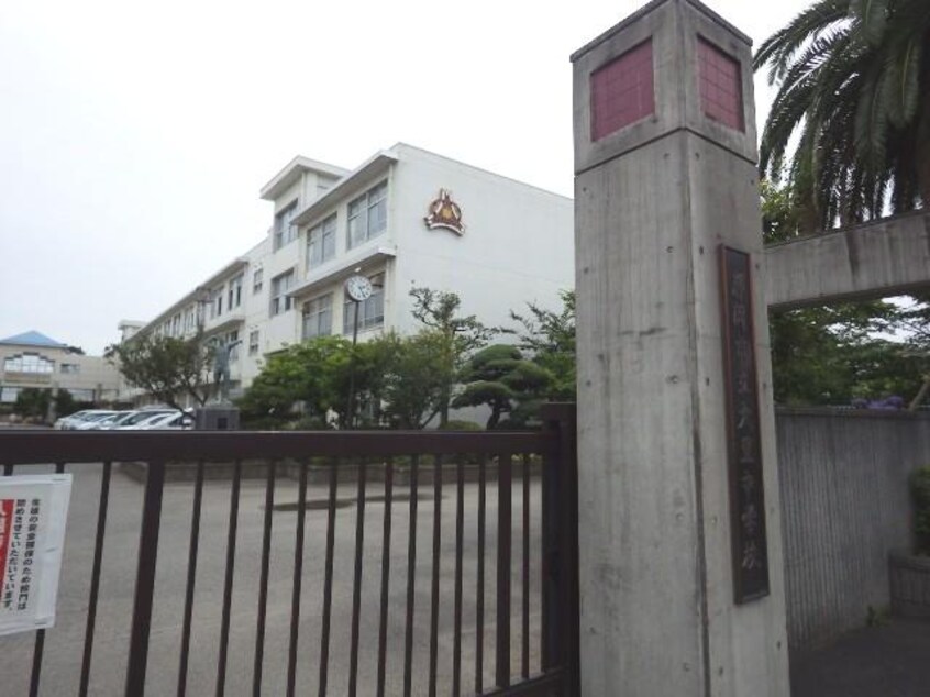 静岡市立大里中学校(中学校/中等教育学校)まで1350m 東海道本線/静岡駅 バス17分中村町下下車:停歩3分 1階 築18年