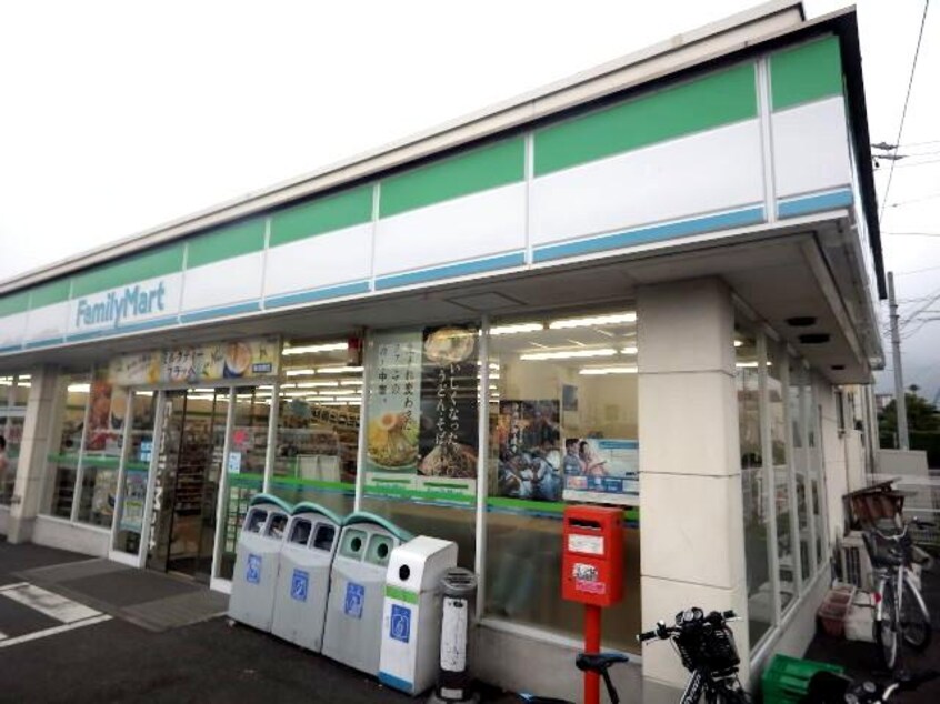 ファミリーマート焼津中里店(コンビニ)まで150m 東海道本線/焼津駅 バス15分中里東下車:停歩1分 1階 築26年