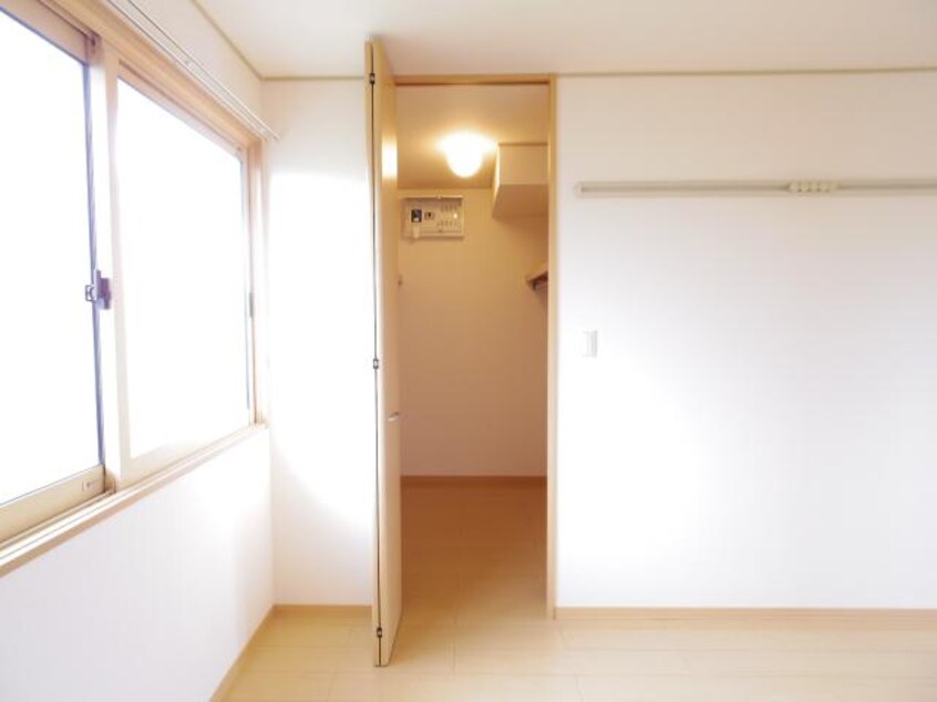  東海道本線/静岡駅 バス12分静岡総合庁舎前下車:停歩9分 2階 築18年