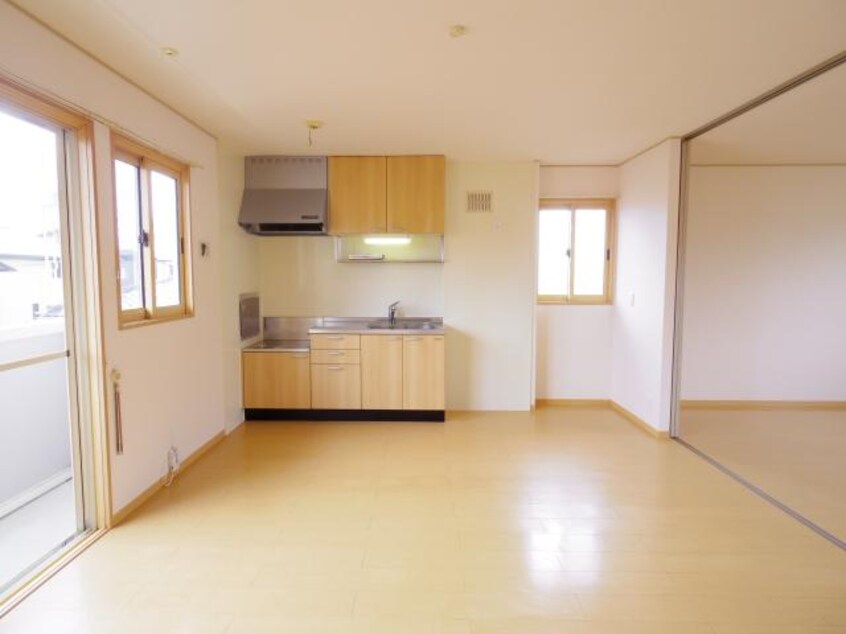  東海道本線/静岡駅 バス12分静岡総合庁舎前下車:停歩9分 2階 築18年