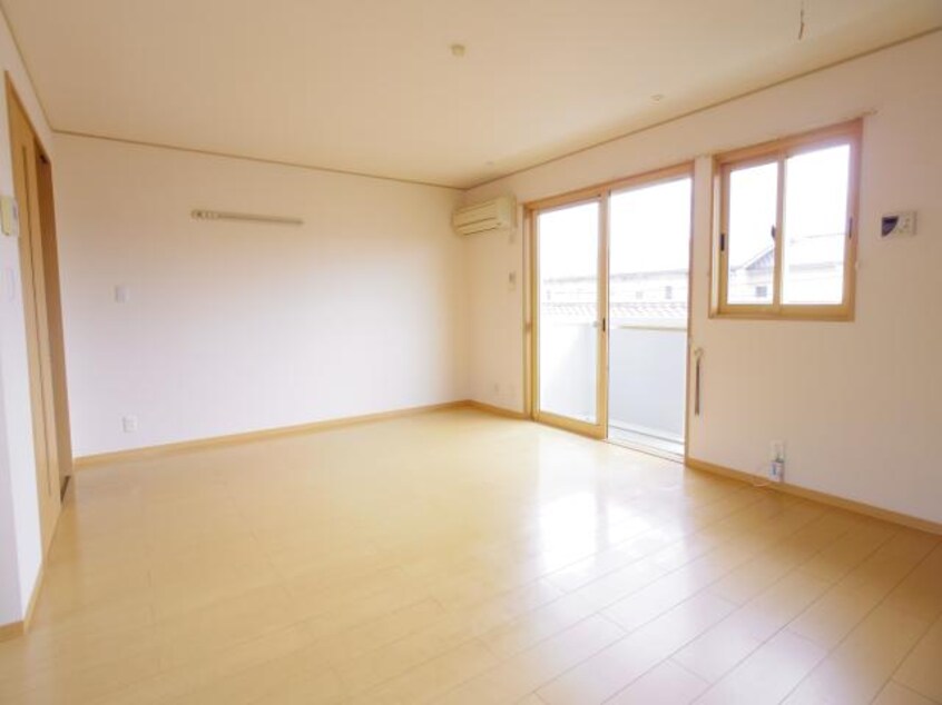  東海道本線/静岡駅 バス12分静岡総合庁舎前下車:停歩9分 2階 築18年