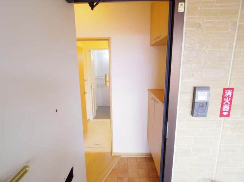  東海道本線/静岡駅 バス12分静岡総合庁舎前下車:停歩9分 2階 築18年