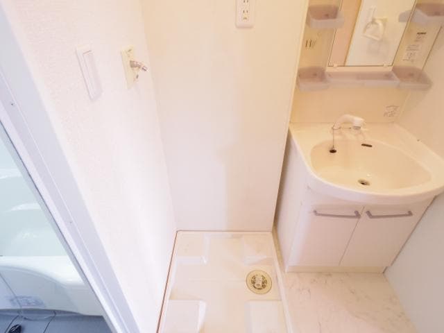  東海道本線/静岡駅 バス12分静岡総合庁舎前下車:停歩9分 2階 築18年