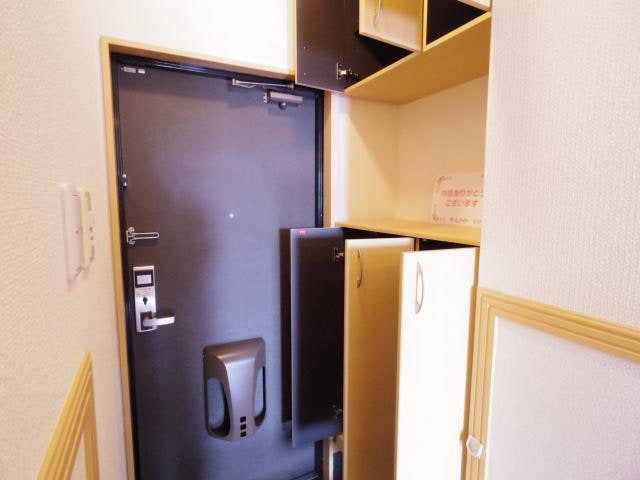  東海道本線/静岡駅 バス20分大谷下車:停歩5分 1階 築18年