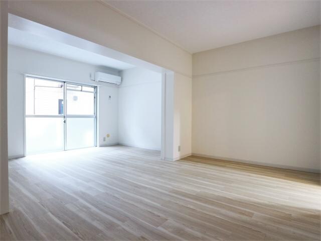  東海道本線/静岡駅 バス10分中田三丁目西下車:停歩2分 1階 築41年