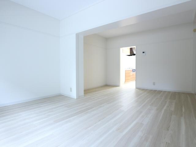  東海道本線/静岡駅 バス10分中田三丁目西下車:停歩2分 1階 築41年