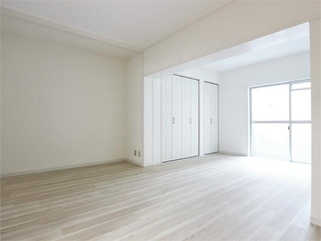  東海道本線/静岡駅 バス10分中田三丁目西下車:停歩2分 1階 築41年