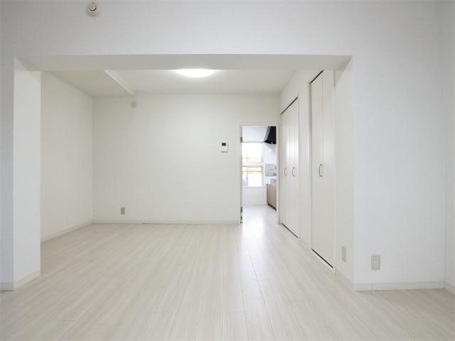  東海道本線/静岡駅 バス10分中田三丁目西下車:停歩2分 1階 築41年