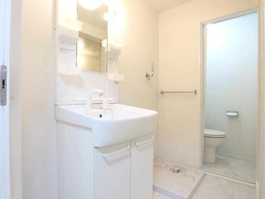  東海道本線/静岡駅 バス10分中田三丁目西下車:停歩2分 1階 築41年