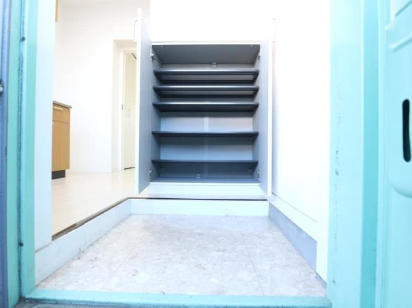  東海道本線/静岡駅 バス10分中田三丁目西下車:停歩2分 1階 築41年