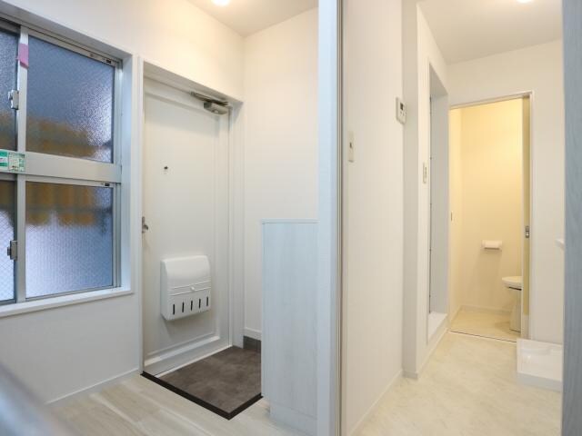  東海道本線/静岡駅 バス10分中田三丁目西下車:停歩2分 1階 築41年