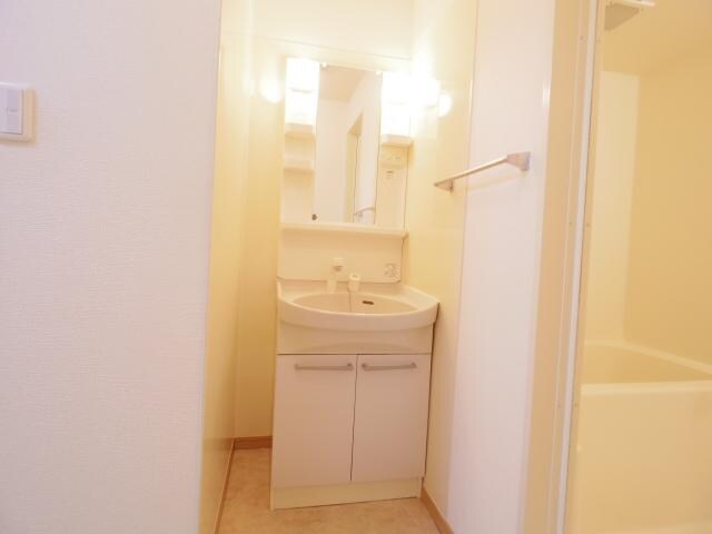  東海道本線/静岡駅 バス22分大谷中下車:停歩3分 1階 築18年