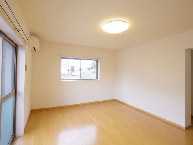  東海道本線/静岡駅 バス22分大谷中下車:停歩3分 1階 築18年