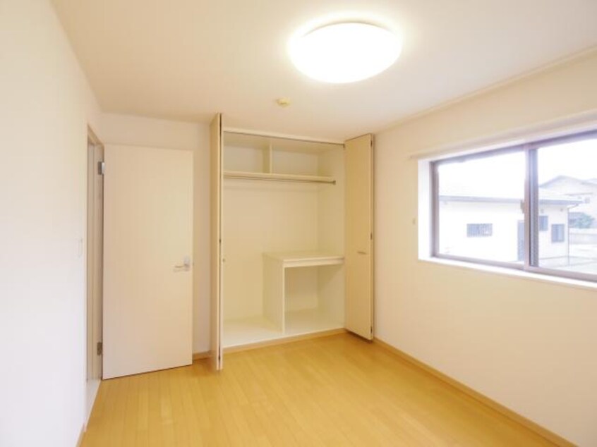  東海道本線/静岡駅 バス22分大谷中下車:停歩3分 1階 築18年