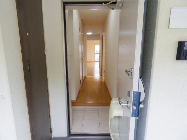  東海道本線/静岡駅 バス22分大谷中下車:停歩3分 1階 築18年