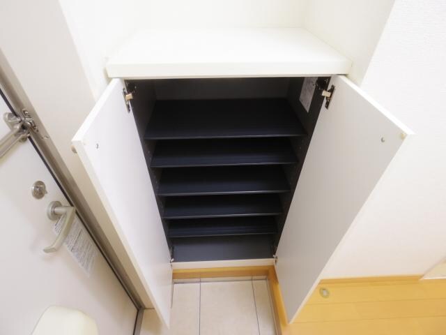  東海道本線/静岡駅 バス22分大谷中下車:停歩3分 1階 築18年