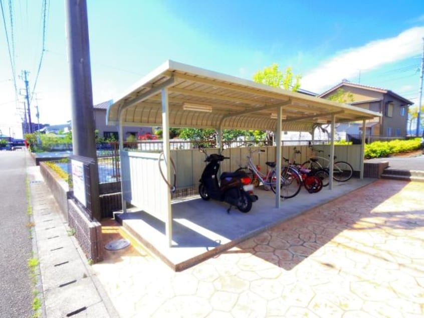  東海道本線/焼津駅 バス13分石津南下車:停歩4分 1階 築17年
